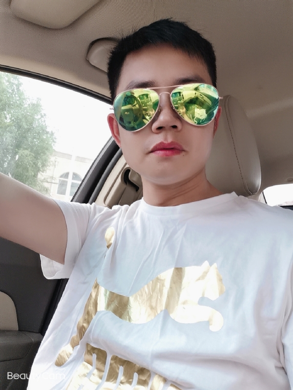 奋斗的第一张照片--澳门残疾人相亲网